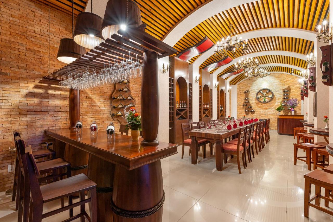 Anh Phát Resort Tinh Gia Esterno foto